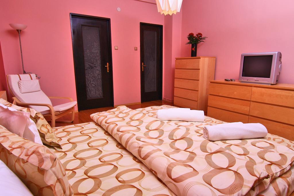 Nirvana Accommodation Bucareste Exterior foto