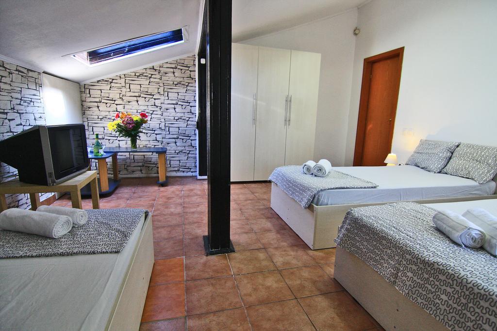 Nirvana Accommodation Bucareste Exterior foto
