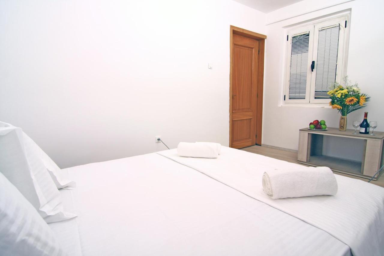 Nirvana Accommodation Bucareste Exterior foto